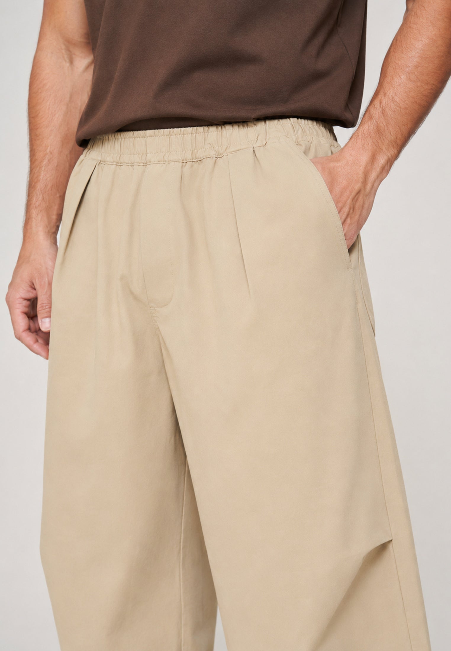 Barrel Trouser — Sand, waistband detail